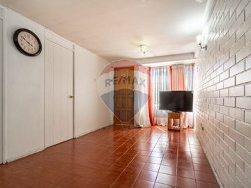 En VENTA Casa en sector El Rosal, Maipu.