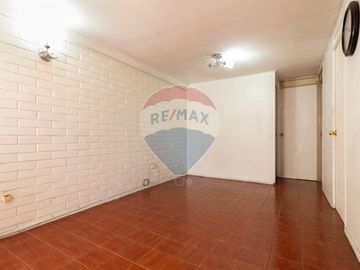En VENTA Casa en sector El Rosal, Maipu.