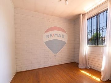 En VENTA Casa en sector El Rosal, Maipu.