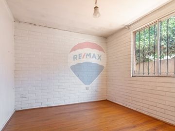 En VENTA Casa en sector El Rosal, Maipu.