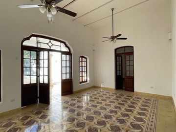En venta  casa de 5 recámaras  en el centro de Mérida