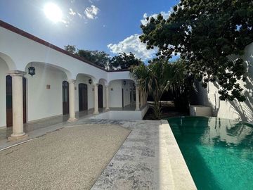 En venta  casa de 5 recámaras  en el centro de Mérida