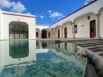En venta  casa de 5 recámaras  en el centro de Mérida