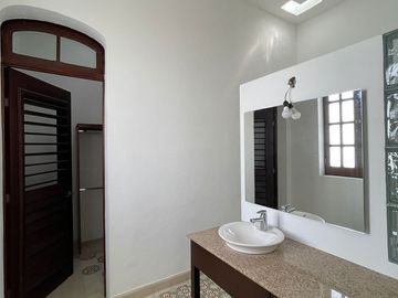 En venta  casa de 5 recámaras  en el centro de Mérida