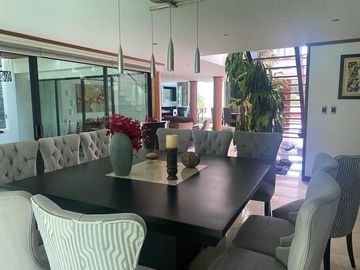 CASA EN RENTA EN FRACCIONAMIENTO PUERTA DE HIERRO