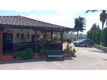 FINCA EN VENTA EN RIONEGRO ANTIOQUIA, DE DESCANSO Y PRODUCCION.