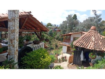FINCA EN VENTA EN RIONEGRO ANTIOQUIA, DE DESCANSO Y PRODUCCION.
