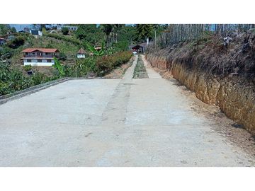 FINCA EN VENTA EN RIONEGRO ANTIOQUIA, DE DESCANSO Y PRODUCCION.