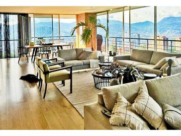 Vendo moderno apto San Lucas piso alto con super vista