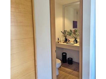 Vendo moderno apto San Lucas piso alto con super vista
