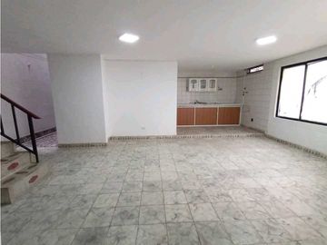 SE VENDE Casa Unifamiliar de 3 Niveles en Colinas del Sur / JV