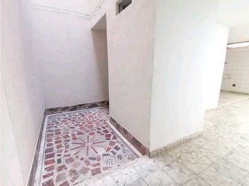 SE VENDE Casa Unifamiliar de 3 Niveles en Colinas del Sur / JV