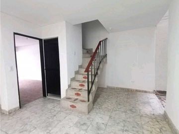 SE VENDE Casa Unifamiliar de 3 Niveles en Colinas del Sur / JV
