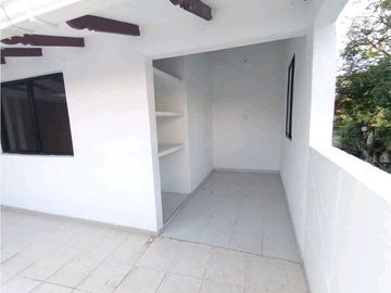 SE VENDE Casa Unifamiliar de 3 Niveles en Colinas del Sur / JV