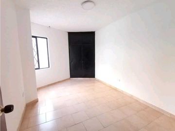 SE VENDE Casa Unifamiliar de 3 Niveles en Colinas del Sur / JV