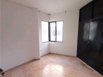 SE VENDE Casa Unifamiliar de 3 Niveles en Colinas del Sur / JV
