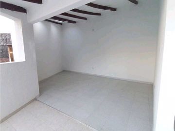 SE VENDE Casa Unifamiliar de 3 Niveles en Colinas del Sur / JV