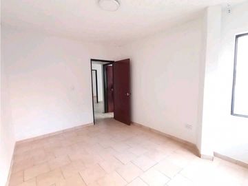 SE VENDE Casa Unifamiliar de 3 Niveles en Colinas del Sur / JV