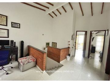 VENDO HERMOSA CASA EN VILLA DEL BOSQUE