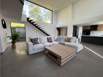 Se vende hermosa casa campestre en Guarne