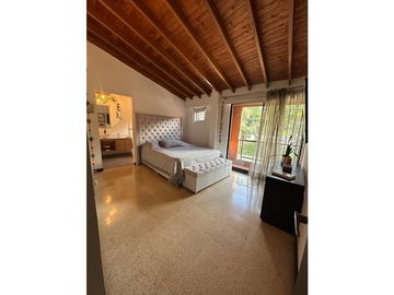 HERMOSA CASA EN VENTA EN ENVIGADO SECTOR LA SEBASTIANA