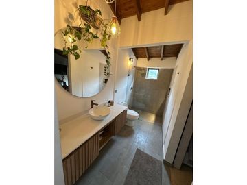 HERMOSA CASA EN VENTA EN ENVIGADO SECTOR LA SEBASTIANA