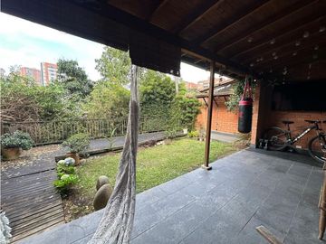 HERMOSA CASA EN VENTA EN ENVIGADO SECTOR LA SEBASTIANA