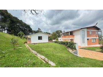 Casa campestre en venta sector el Canadá via san Antonio la ceja LDC