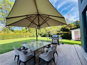 HERMOSA CASA EN LLANOGRANDE RIONEGRO SECTOR CLUB CAMPESTRE
