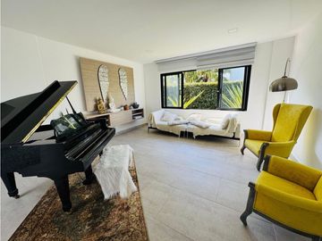 HERMOSA CASA EN LLANOGRANDE RIONEGRO SECTOR CLUB CAMPESTRE