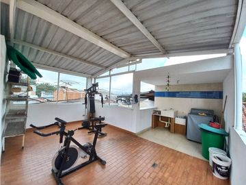 CASA EN VENTA EN EL BARRIO CANEY - CALI