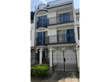CASA EN VENTA EN EL BARRIO CANEY - CALI