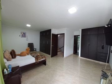 CASA EN VENTA EN EL BARRIO CANEY - CALI