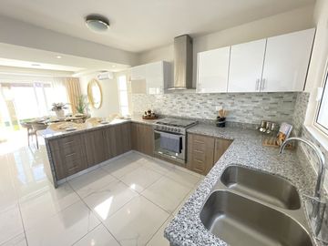 ¡¡CASA EN VENTA CON VISTA AL MAR EN AMARALTA RESIDENCIAL!!