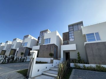 ¡¡CASA EN VENTA CON VISTA AL MAR EN AMARALTA RESIDENCIAL!!