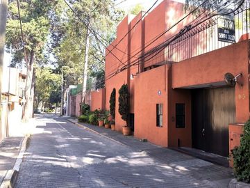 Preciosa Casa en Condominio en La Florida