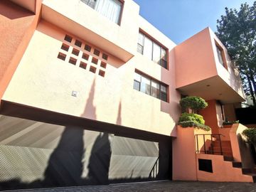 Preciosa Casa en Condominio en La Florida