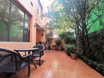Preciosa Casa en Condominio en La Florida