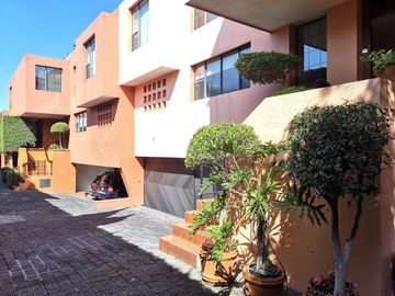 Preciosa Casa en Condominio en La Florida