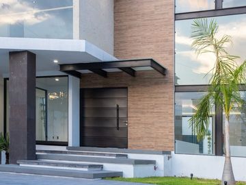 RESIDENCIA MINIMALISTA EN BOSQUES DEL LAGO