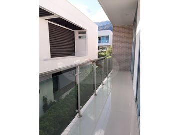 IBAGUÉ - VENTA DE CASA EXCLUSIVA EN EL VERGEL