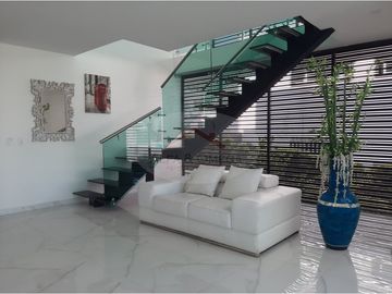 IBAGUÉ - VENTA DE CASA EXCLUSIVA EN EL VERGEL