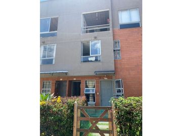 CASA UNIFAMILIAR EN VENTA - CARMEN DE VIBORAL- SAN FERNANDO.RANGO 2