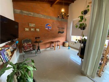 CASA UNIFAMILIAR EN VENTA - CARMEN DE VIBORAL- SAN FERNANDO.RANGO 2