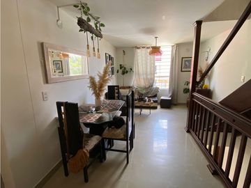 CASA UNIFAMILIAR EN VENTA - CARMEN DE VIBORAL- SAN FERNANDO.RANGO 2