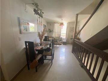 CASA UNIFAMILIAR EN VENTA - CARMEN DE VIBORAL- SAN FERNANDO.RANGO 2
