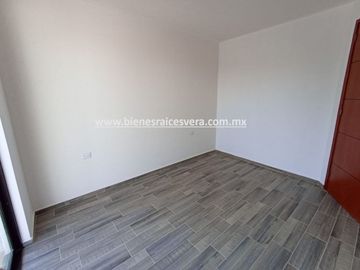 CASA EN VENTA EN TEQUISQUIAPAN BORDO BLANCO. VANE