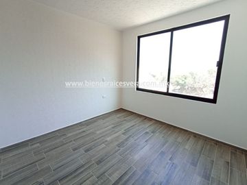 CASA EN VENTA EN TEQUISQUIAPAN BORDO BLANCO. VANE