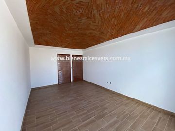 CASA EN VENTA EN TEQUISQUIAPAN BORDO BLANCO. Marga