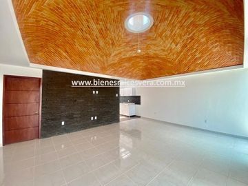 CASA EN VENTA EN TEQUISQUIAPAN BORDO BLANCO. Marga
